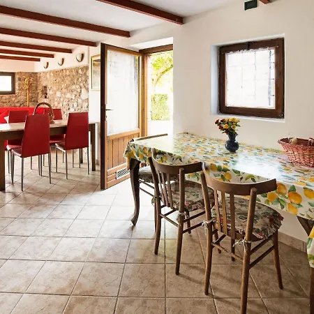 Apartment Belvilla By Oyo Fienile Regoli Quattro Crone