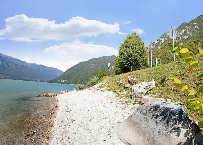 Lakeside Living With Adventure 公寓
