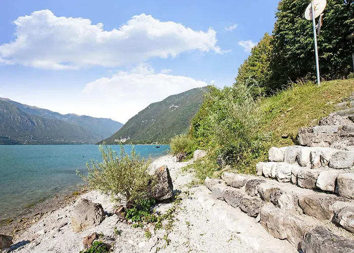 Lakeside Living With Adventure 公寓