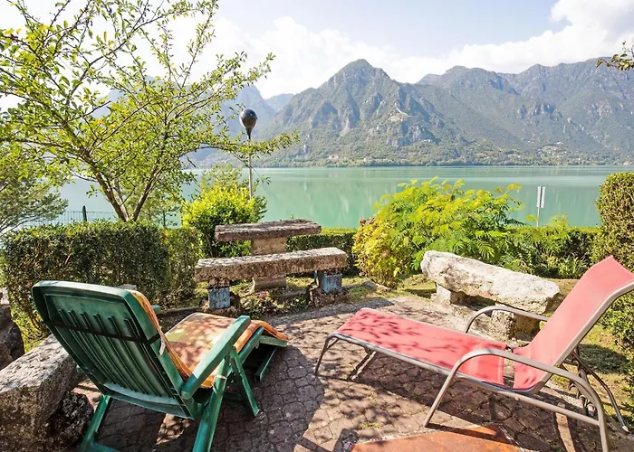 公寓 Lakeside Living With Adventure Crone